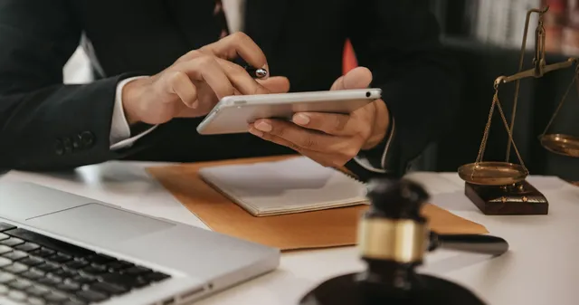 Easy Legal Advice: Consult A Lawyer Today